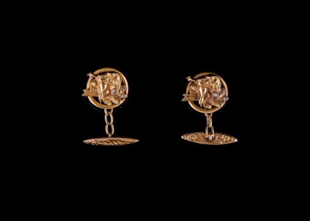 Diamond brooch