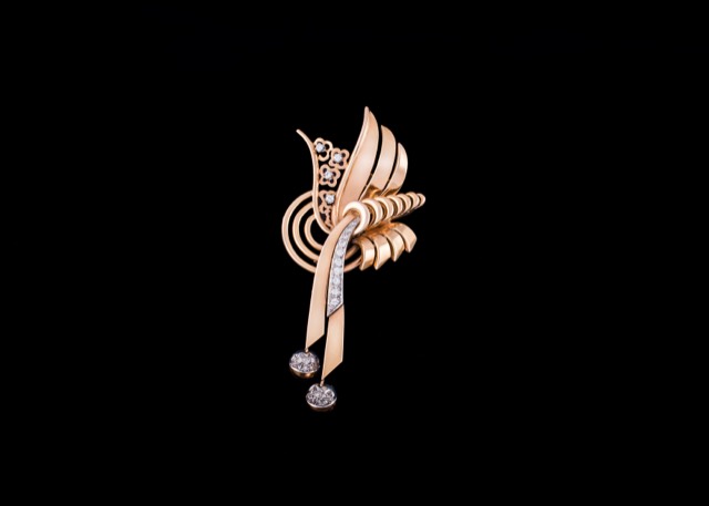 Diamond brooch
